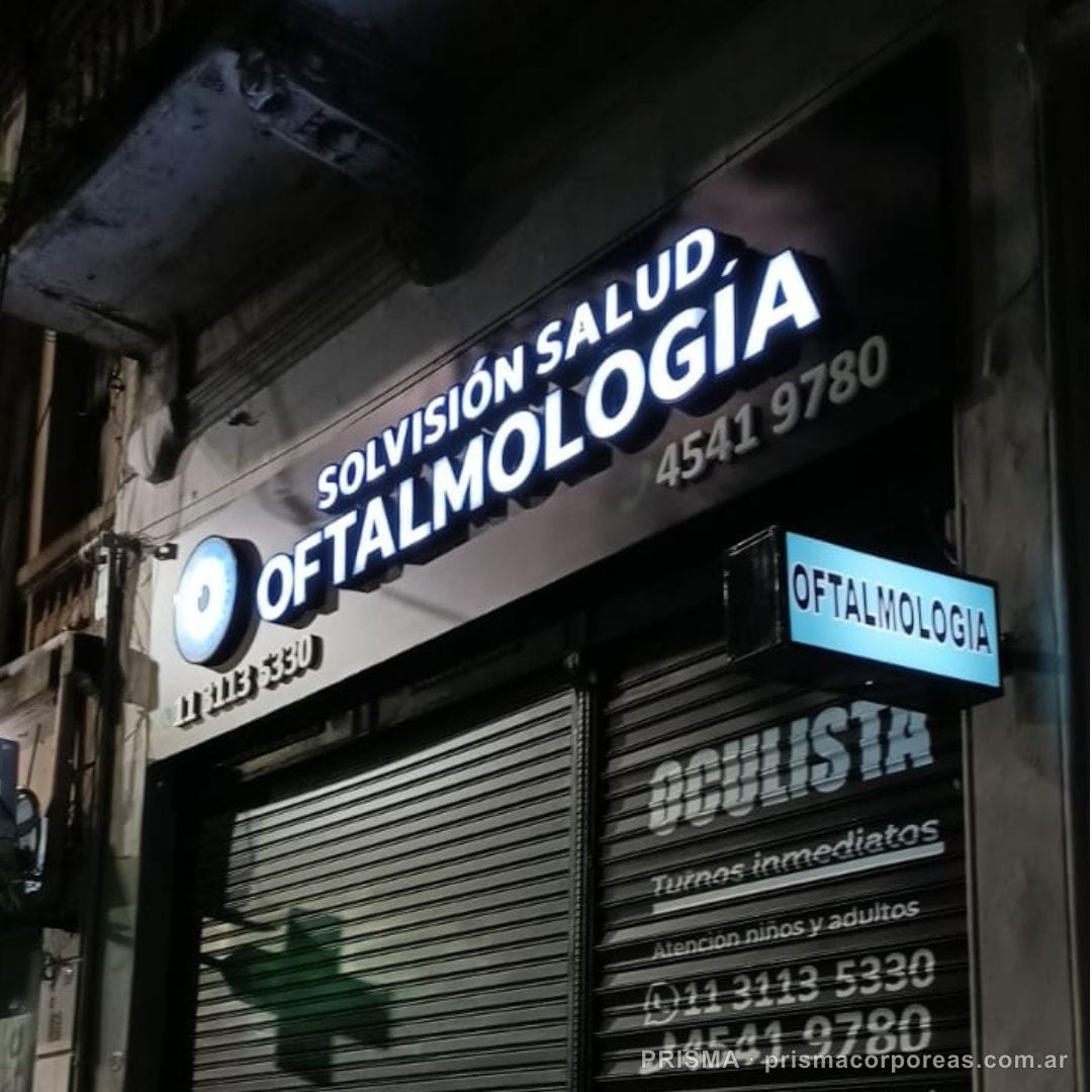 Letras corpóreas Solvision en chapa con frente de acrílico e iluminación frontal LED, Buenos Aires